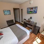Hotel Logis La Chaumiere Saint-Laurent-sur-Sevre