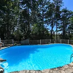 Logis La Chaumiere Hotel