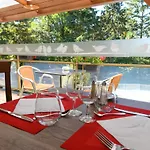 Logis La Chaumiere Hotel Saint-Laurent-sur-Sevre