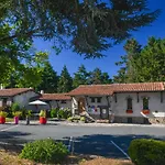 Logis La Chaumiere Hotel Saint-Laurent-sur-Sevre