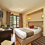 Logis La Chaumiere Hotel 3*