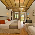Logis La Chaumiere Hotel 3*