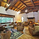 Logis La Chaumiere Hotel 3*