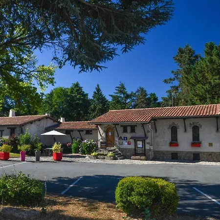 Hotel Logis La Chaumiere Saint-Laurent-sur-Sèvre