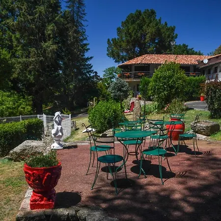 Logis La Chaumiere 3*