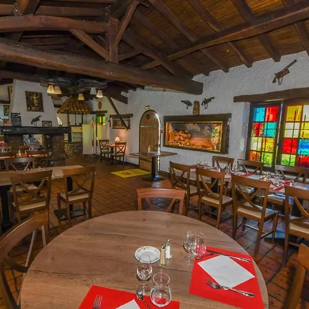 Logis La Chaumiere 3*