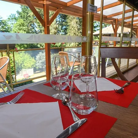 Logis La Chaumiere 3*