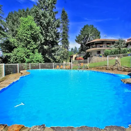 Hotel Logis La Chaumiere Saint-Laurent-sur-Sèvre