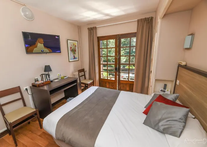 Hotel Logis La Chaumiere Saint-Laurent-sur-Sèvre