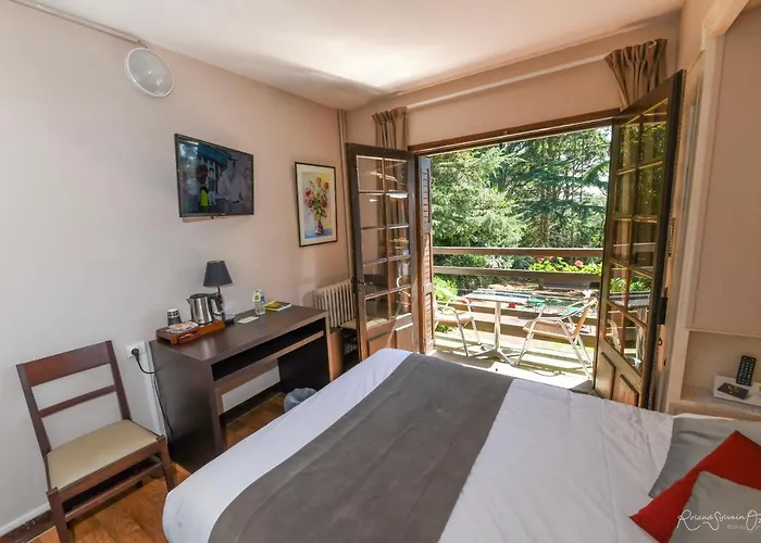 Hotel Logis La Chaumiere Saint-Laurent-sur-Sèvre