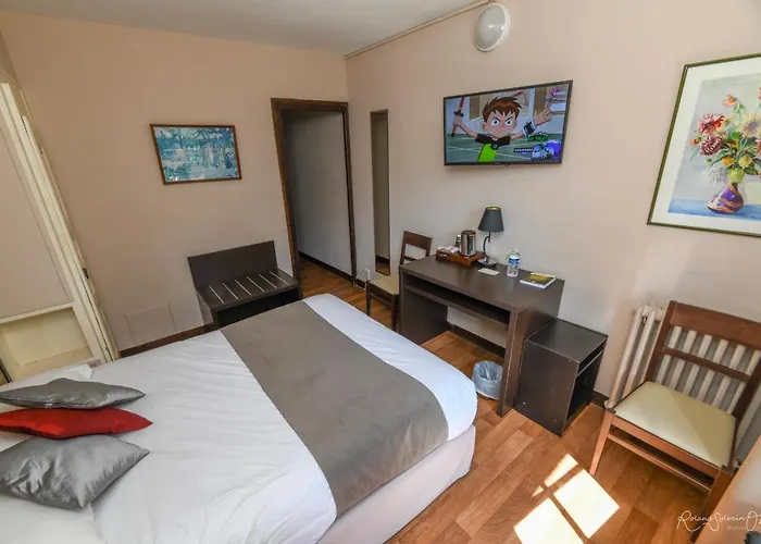 Hotel Logis La Chaumiere Saint-Laurent-sur-Sèvre