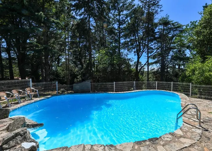 Logis La Chaumiere Hotel