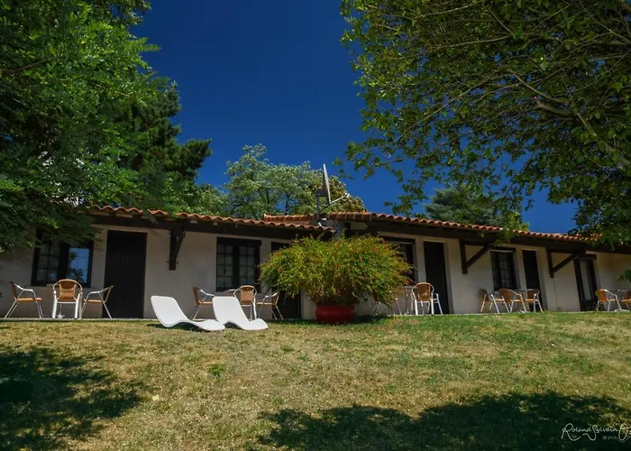 Hotel Logis La Chaumiere Saint-Laurent-sur-Sèvre