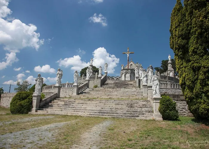 Hotel Logis La Chaumiere Saint-Laurent-sur-Sèvre