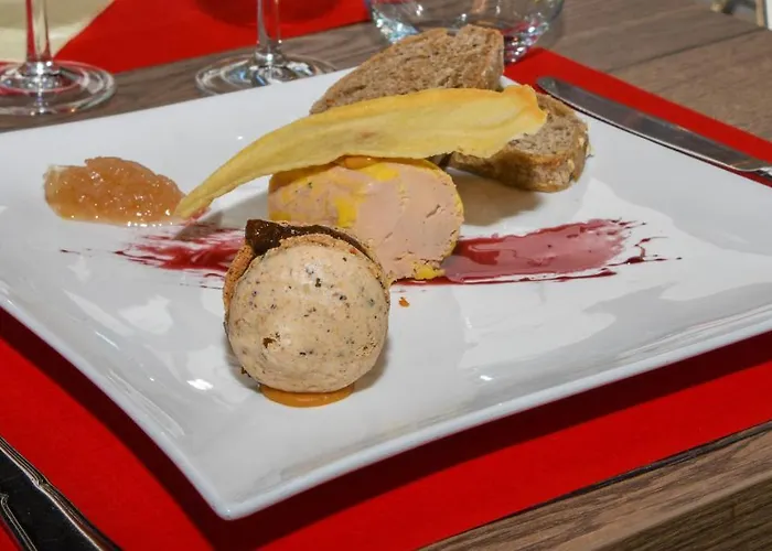 Logis La Chaumiere Hotel Saint-Laurent-sur-Sèvre