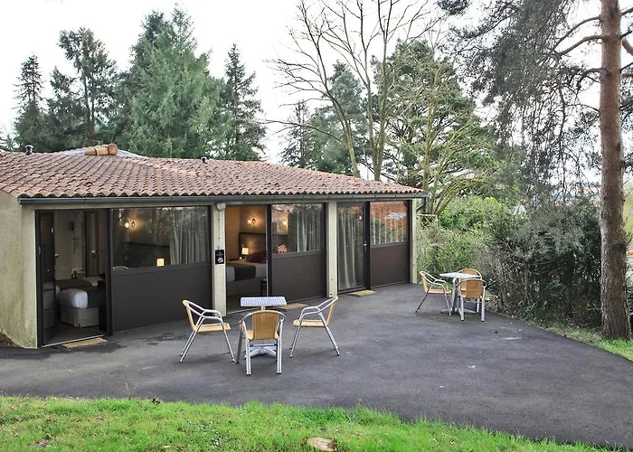 Hotel Logis La Chaumiere 3*